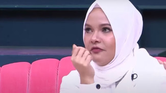 Mimpi Masuk Neraka Hingga Alami Kecelakaan Mobil, Terry Shahab Hijrah Pakai Hijab