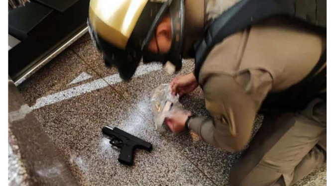 Senjata pelaku penembakan massal di mall Bangkok, Thailand