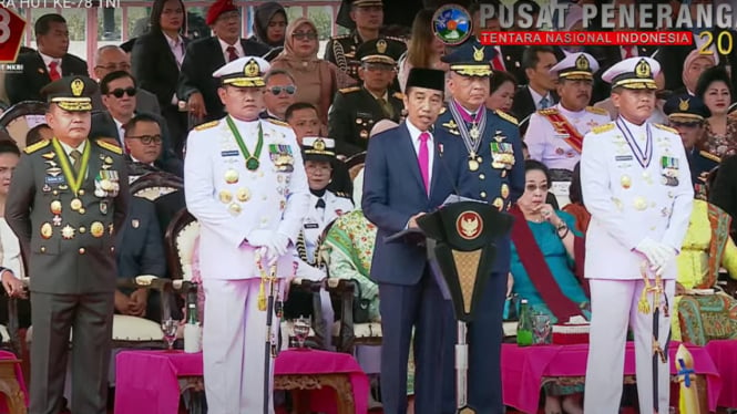 Presiden Jokowi saat memberikan sambutan di upacar HUT ke-78 TNI.
