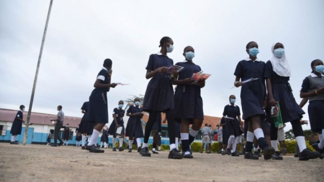  Murid-murid Sekolah Dasar St George di Nairobi, Kenya.