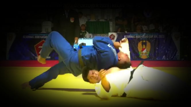 VIVA Militer: Judoka Yonif Para Raider 305 Tengkorak  saat banting judoka Brimob