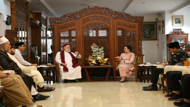Megawati Soekarnoputri menerima kunjungan ulama besar Mesir