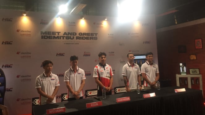 Para pembalap yang disponsori Idemitsu