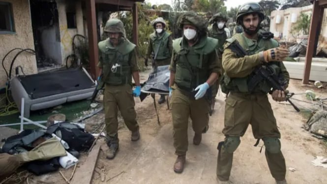 VIVA Militer: Tentara Israel mengevakuasi korban tewas