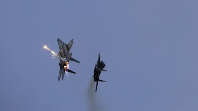 VIVA Militer: Jet tempur militer Israel membombardir Gaza, Palestina