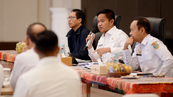 Rapat evaluasi dan finalisasi RAB PON 2024 di Kantor Gubernur Sumut