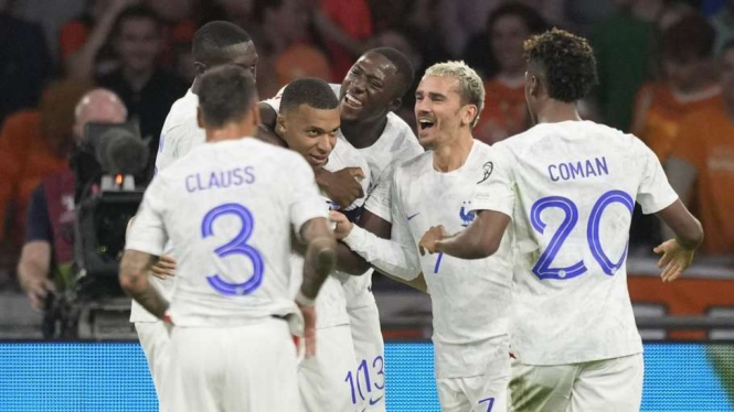Timnas Prancis merayakan gol