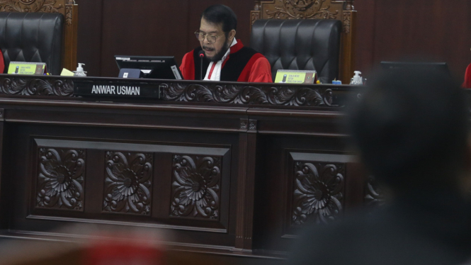 Ketua MK Anwar Usman pimpin sidang putusan Batas Umur Capres dan Cawapres di Mahkamah Konstitusi