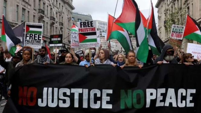 Masyarakat Inggris unjuk rasa mendukung Palestina
