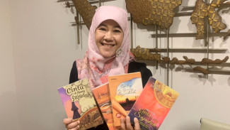 Asma Nadia Tegaskan Film Air Mata di Ujung Sajadah Bukan Adaptasi Novelnya