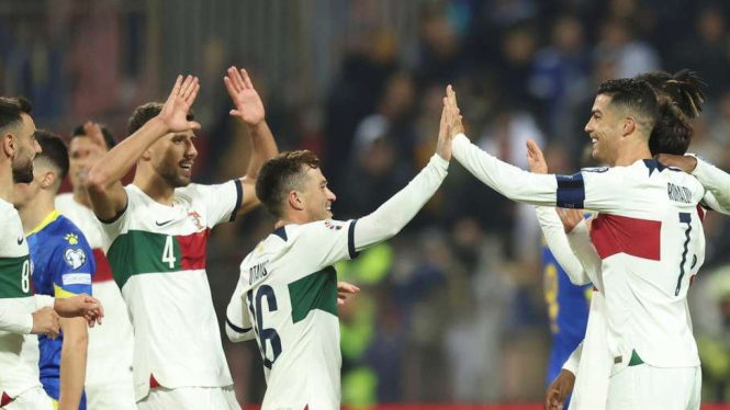 Pemain Timnas Portugal rayakan gol