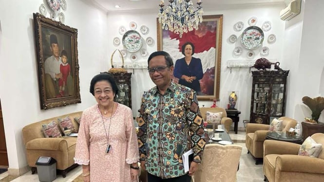 Ketua Umum PDIP Megawati Soekarnoputri bertemu Menkopolhukam Mahfud MD.