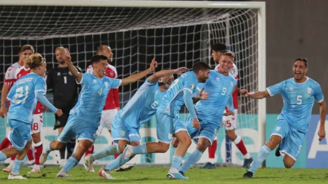 Pemain Timnas San Marino rayakan gol