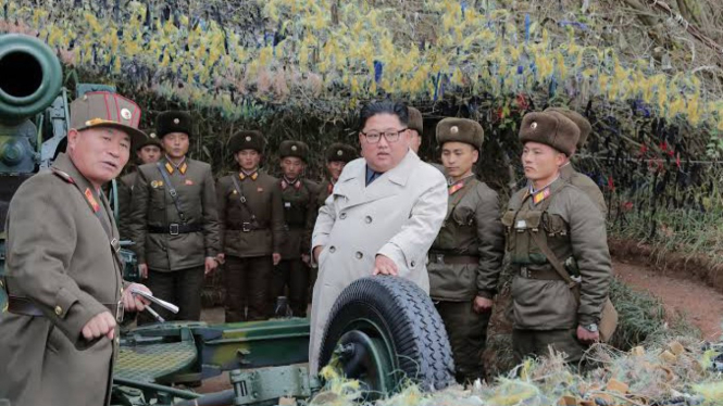 VIVA Militer: Kim Jong-un bersama perwira militer Korea Utara