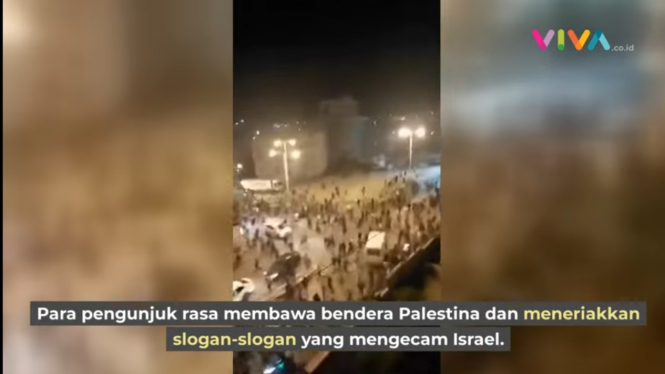 Massa Geruduk Kedubes Israel di Yordania