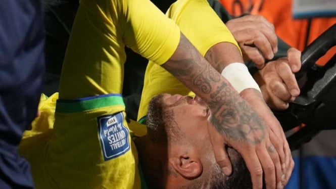 Striker Brasil, Neymar mengalami cedera
