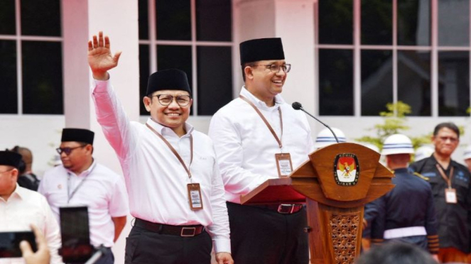 Pasangan Anies Baswedan dan Muhaimin Iskandar di kantor KPU.