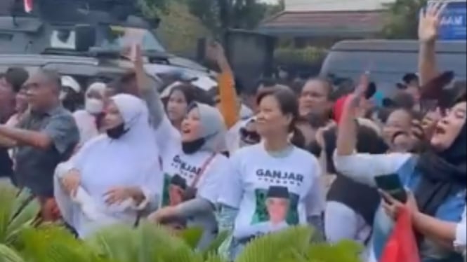 Ibu-ibu Pendukung Ganjar Pranowo Malah Ngefans ke Anies Baswedan