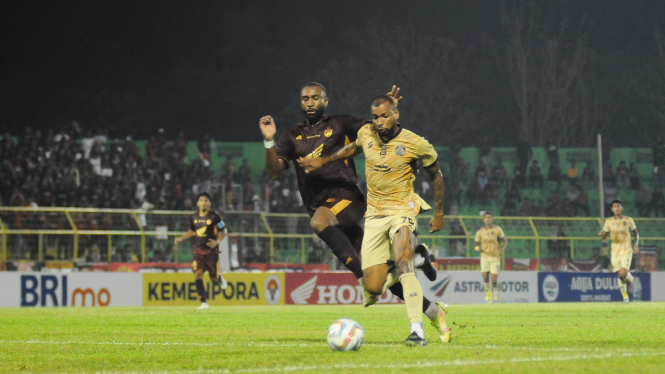 Duel PSM Makassar vs Arema FC