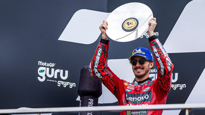 Pembalap Ducati Lenovo, Francesco Bagnaia naik podium di MotoGP Australia
