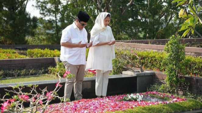 Erick Thohir dan istri berziarah ke makam ayahnya Mochammad Thohir 