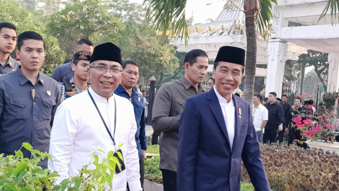  Presiden Jokowi dan Gus Yahya di acara Apel Hari Santri 2023, di Surabaya