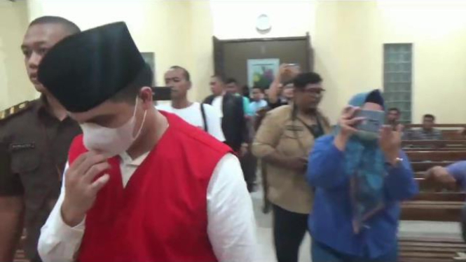 Eks Kasat Narkoba Polres Lampung Selatan, AKP Andri Gustami saat menjalani sidang perdana