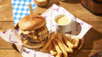 Melihat Menu Khas Jerman yang Menggoda Selera di Oktobeerfeast 2023