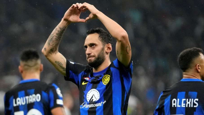 Pemain Inter Milan, Hakan Calhanoglu rayakan gol