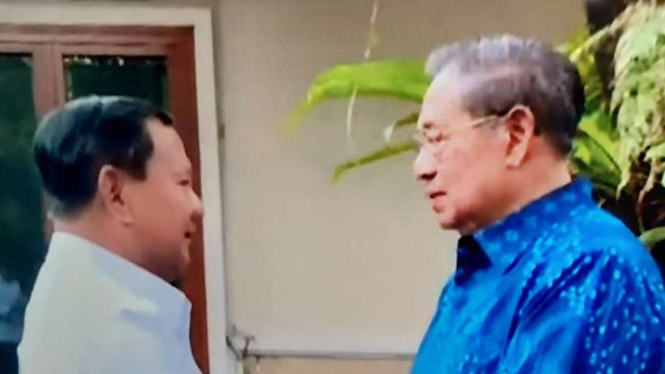 Prabowo Subianto bertemu SBY.