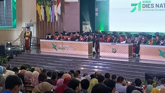 Rektor USU, Prof Muryanto Amin dalam sidang terbuka Dies Natalis USU ke-71.