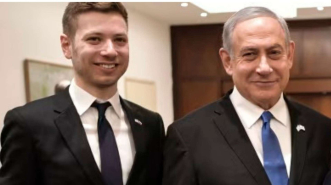 Perdana Menteri Israel Benjamin Netanyahu dan anaknya Yair