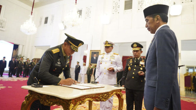 Jenderal TNI Agus Subiyanto dilantik Presiden Jokowi sebagai KSAD.