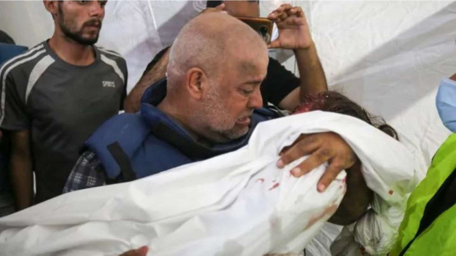 Jurnalis Al Jazeera yang kehilangan istri dan dua anaknya saat meliput Gaza
