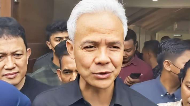Bakal calon presiden Ganjar Pranowo saat memberikan keterangan di Bandar Lampung, Lampung, Kamis, 26 Oktober 2023.