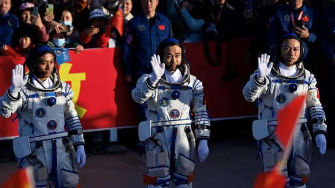 Astronot termuda China