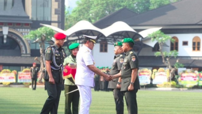 VIVA Militer: Panglima TNI Yudo Margono pimpin Sertijab KSAD