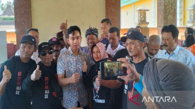 Gibran Rakabuming Raka mengunjungi Padepokan Turonggo Seto di Kabupaten Boyolali