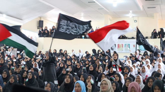 Pesantren Diniyyah Puteri gelar aksi solidaritas untuk Palestina.