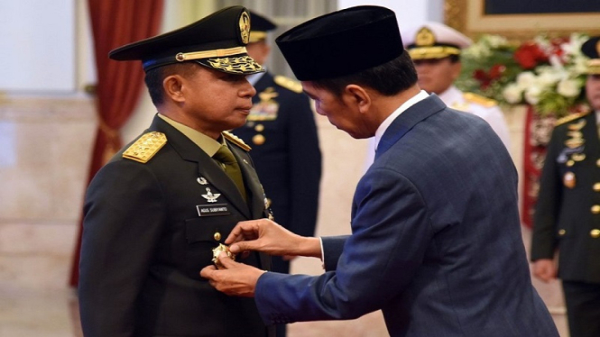 Presiden Jokowi melantik Jenderal TNI Agus Subiyanto sebagai KSAD