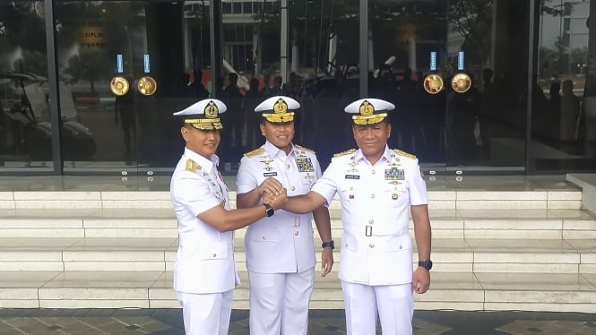 VIVA Militer: KSAL Laksamana TNI Muhammad Ali pimpin Sertijab Wakasal