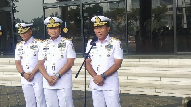 VIVA Militer: Laksamana TNI Ahmadi Heri Purwono usai Sertijab Wakasal di Mabesal