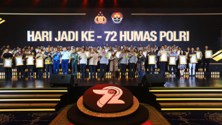 Kapolri Beri 2 Hadiah untuk Divisi Humas Polri