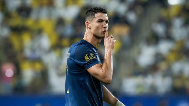 Cristiano Ronaldo meminta suporter lawan tutup mulut