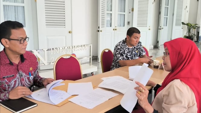 Warga Kebon Jeruk melapor ke Balai Kota Jakarta