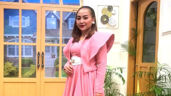 Berawal dari Video Viral di Medsos, Begini Perjalanan Karier Mpok Alpa di Dunia Hiburan