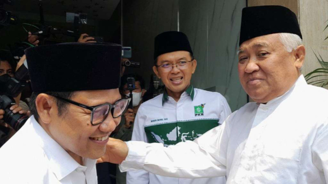 Mantan ketua umum Muhammadiyah Din Syamsuddin menemui Ketua Umum PKB yang juga bakal calon wakil presiden Muhaimin Iskandar (Cak Imin) di kantor pusat PKB, Jakarta, 3 November 2023.