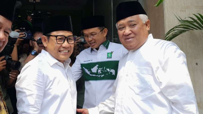 Mantan ketua umum Muhammadiyah Din Syamsuddin menemui Ketua Umum PKB yang juga bakal calon wakil presiden Muhaimin Iskandar (Cak Imin) di kantor pusat PKB, Jakarta, 3 November 2023.