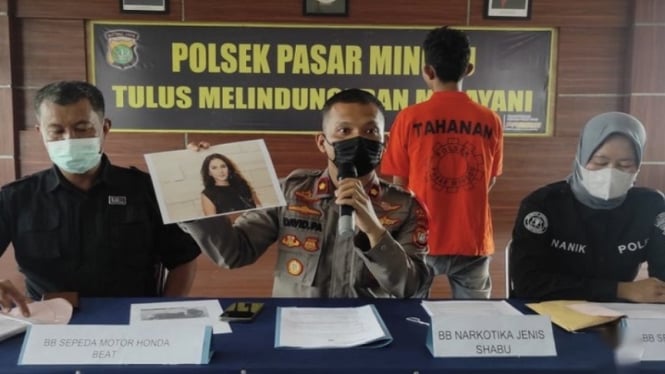 Polisi menangkap pencuri sepeda motor artis Nova Eliza