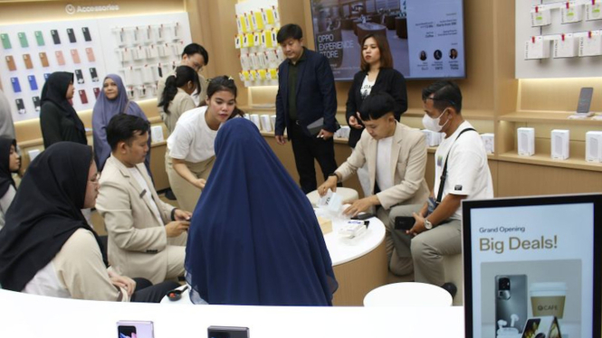 Oppo Experience Store.